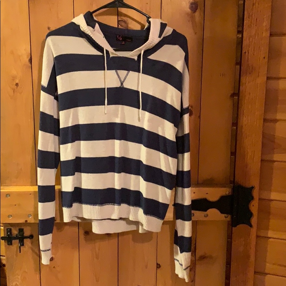 Hooded sweater shirt, fits like M
